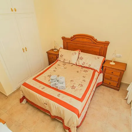 025 Sunny Oasis - Alicante