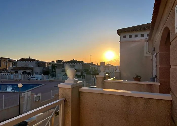 025 Sunny Oasis - Alicante *